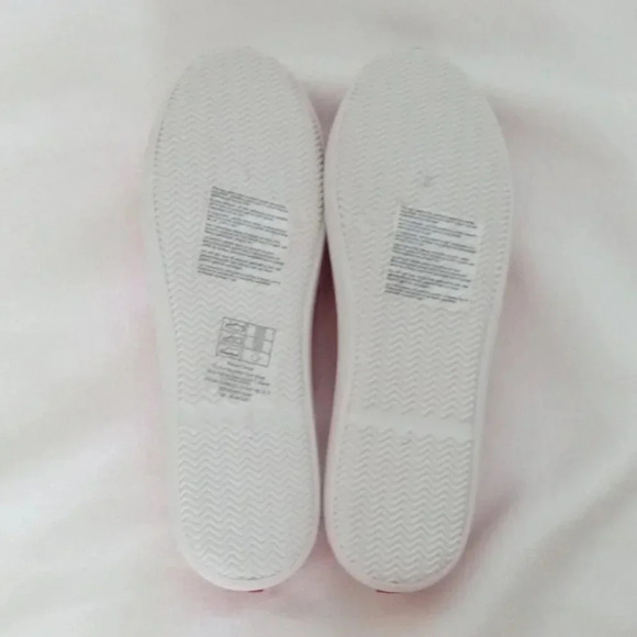 Red flat sneakers 1950s style NEW - Picture 2 of 4